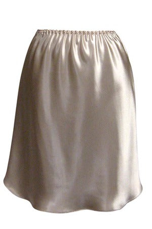 Plus Curves Essentials 23" Satin Half Slip