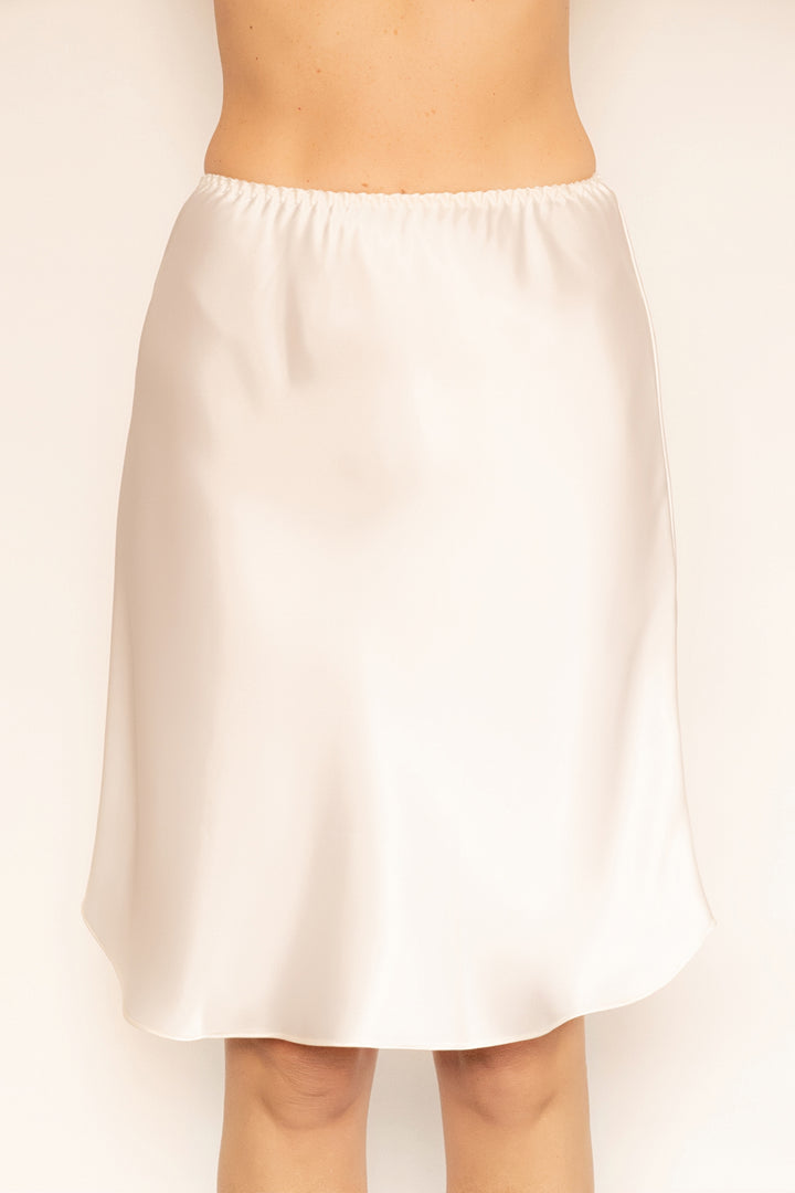 Essentials 27" SATIN HALF SLIP