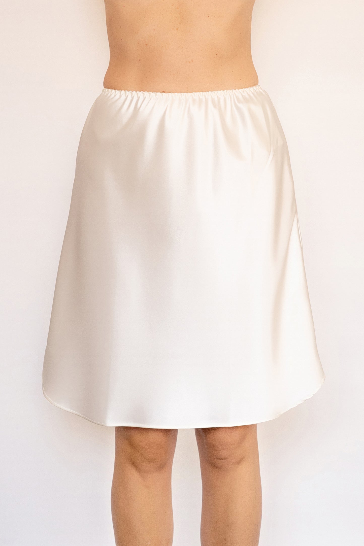 Essentials 21" SATIN HALF SLIP