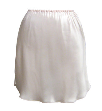 Plus Curves Essentials 23" Satin Half Slip